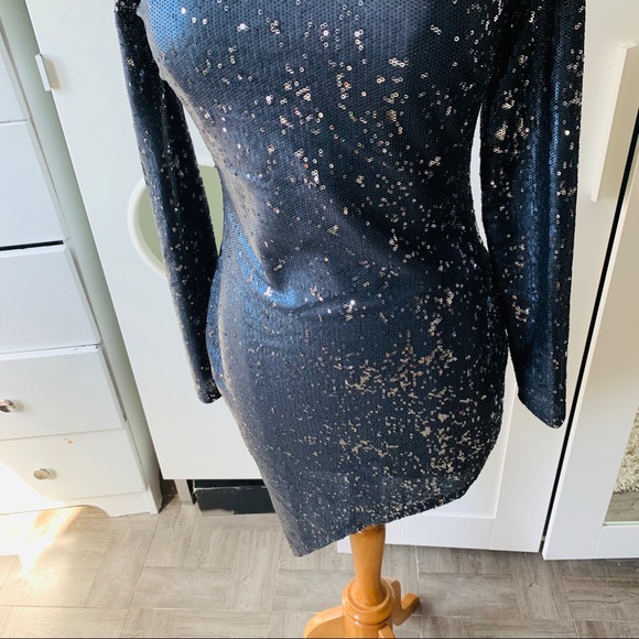 FashionNova | Beautiful sequined dress - Picture 5 of 6